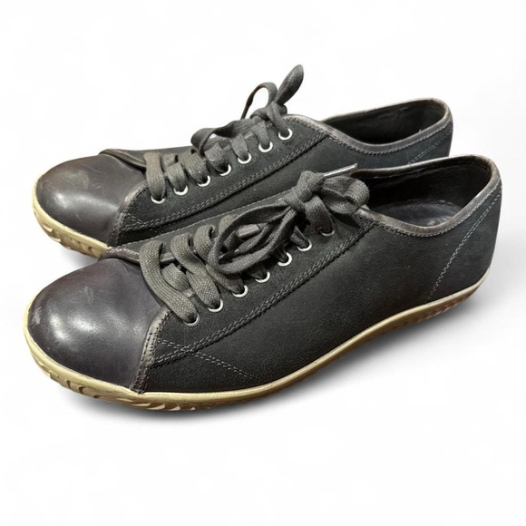 John Varvatos Other - John Varvatos USA Black Leather Low-Top Sneakers